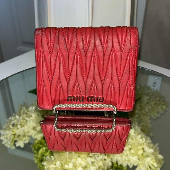 MIU MIU Short Button Bi-Fold Maltese Wallet Lambskin, Red - Picture 3 of 15